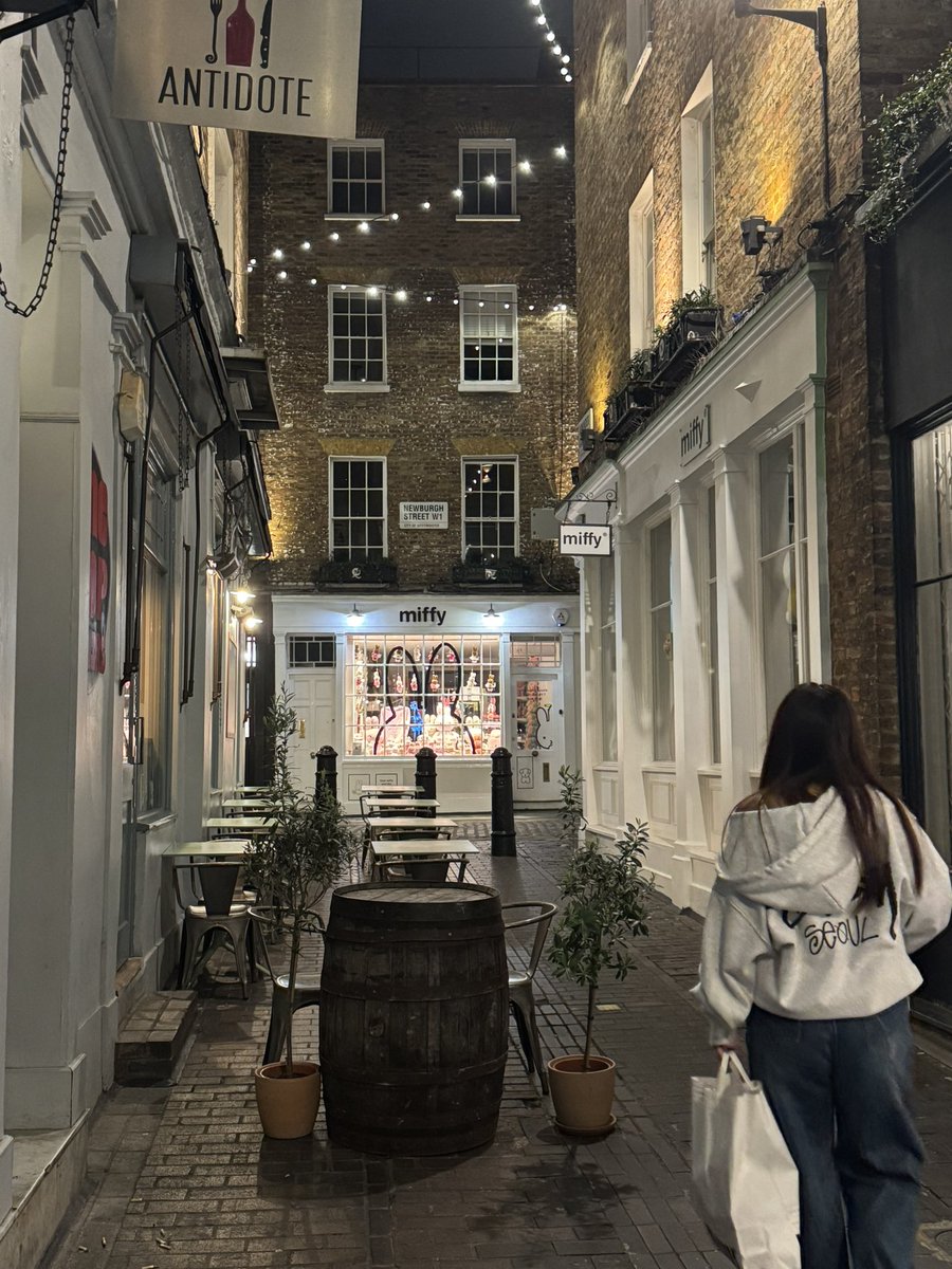 lyna bean tweet media