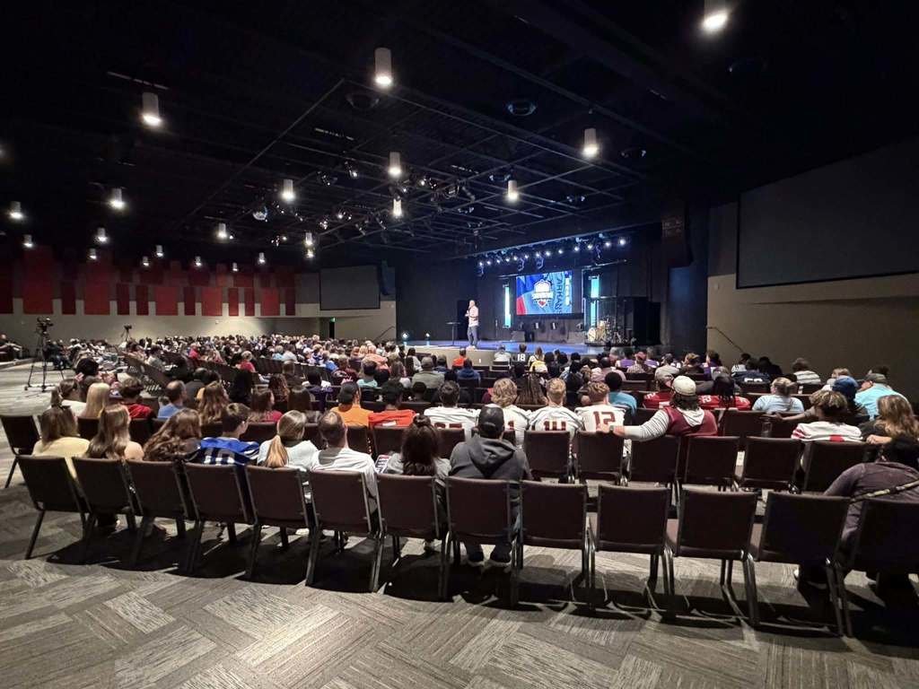 APSD_News's tweet image. Congratulations to Arkadelphia Badger Senior Grant Rollins for being selected to participate in the Red River FCA Senior Showdown Football Game. We are so proud to have Grant representing Arkadelphia!
#BadgerPride