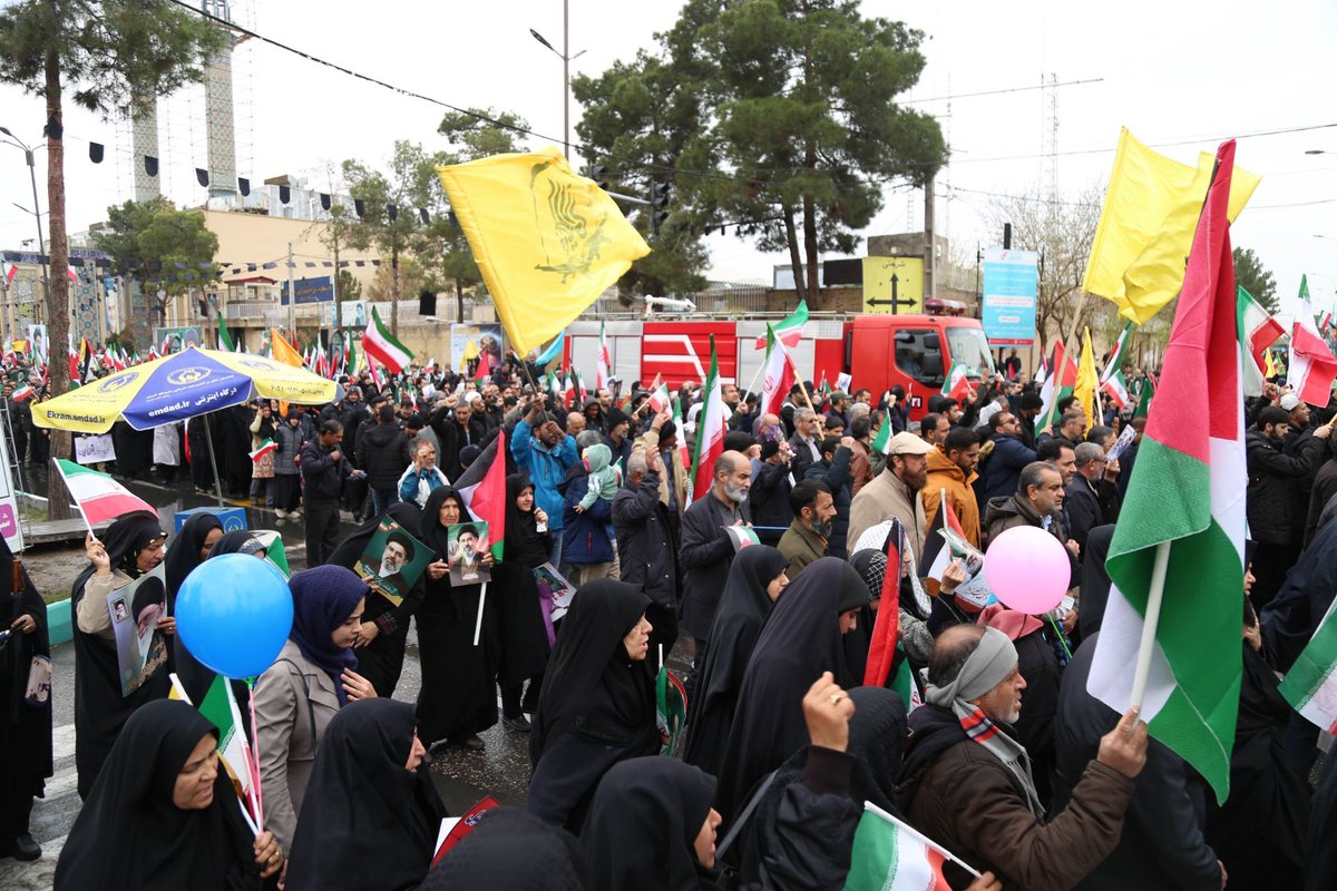 قدس، قبله پیشین مسلمانان و قلب کنونی آنان است. قدس جغرافیای عشق، تاریخ ایثار و محراب نیایش های خونین است.

#ملت_قدس
#ایران_بیت_المقدس