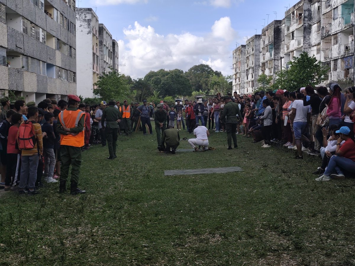 Realizan los pineros Día Nacional de la Defensa, materializando en la demarcación del Consejo Popular "La Demajagua" acciones de preparación combativa, abasto de agua, producción de alimentos, preparación patriótica, entre otras actividades #IslaDeLaJuventud #SentirPinero #Cuba