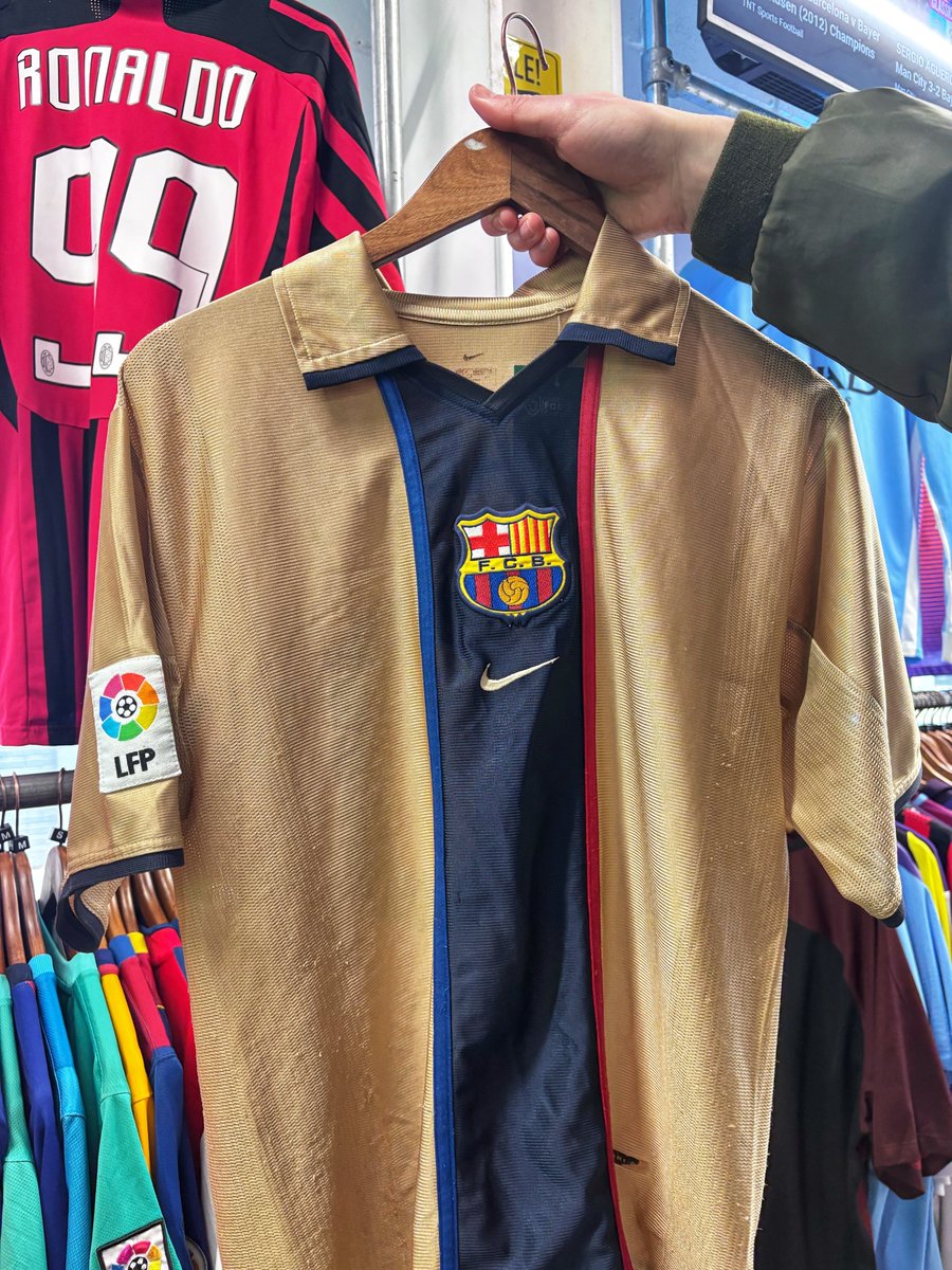 TheMancUK's tweet photo. In case you missed it, @LaLigaEN is set to introduce a new 'Retro Matchday' format next month, and now we feel insanely jealous. πβ½οΈ
Like @classicshirts has been saying for years, it'd be an absolute tap-in here in the UK... β‘οΈ https://t.co/wze7K7qOwf
#PL #RetroMatchday #EFL https://t.co/4NbQ5W67mT