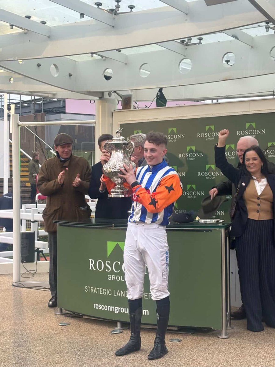 Equilume tweet media