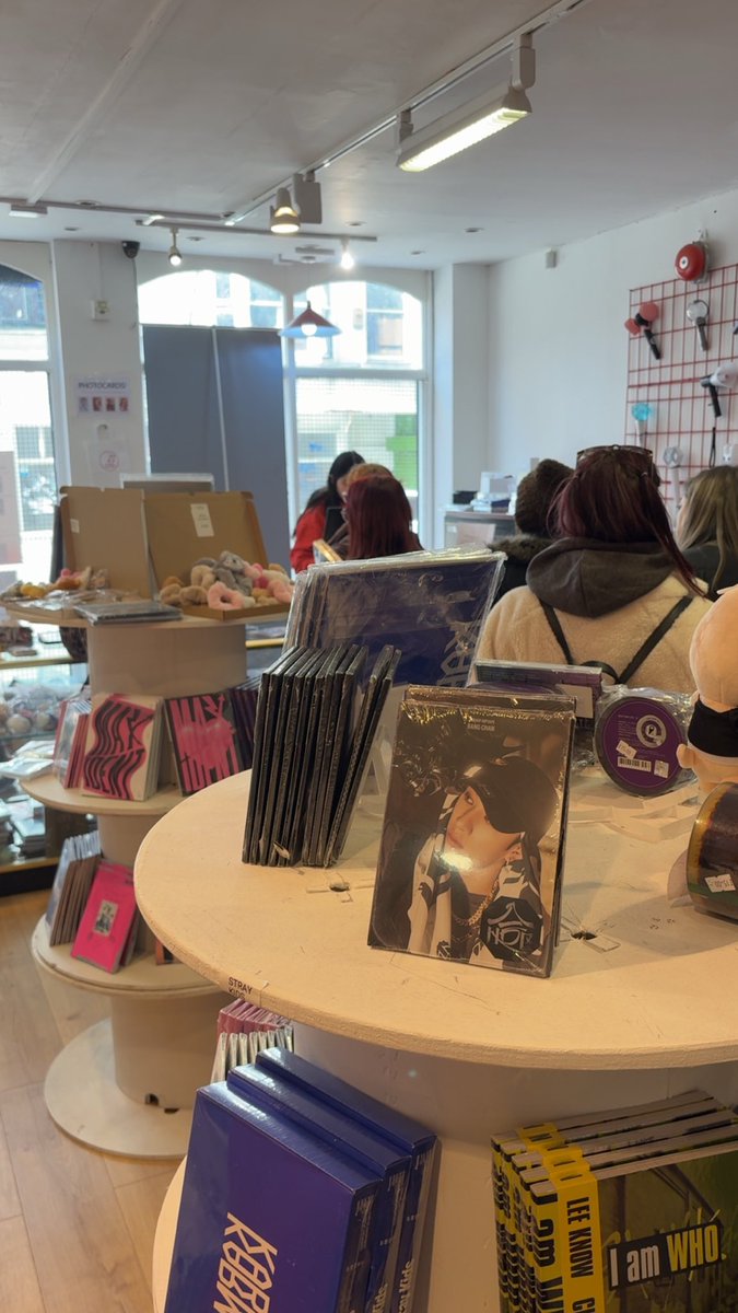 lmarshmain's tweet photo. @hello82official Signed UNIQUE Album at Kpop Korner #P1Harmony_POPUP #hello82 #82giveaway https://t.co/zYN4LoGK5q