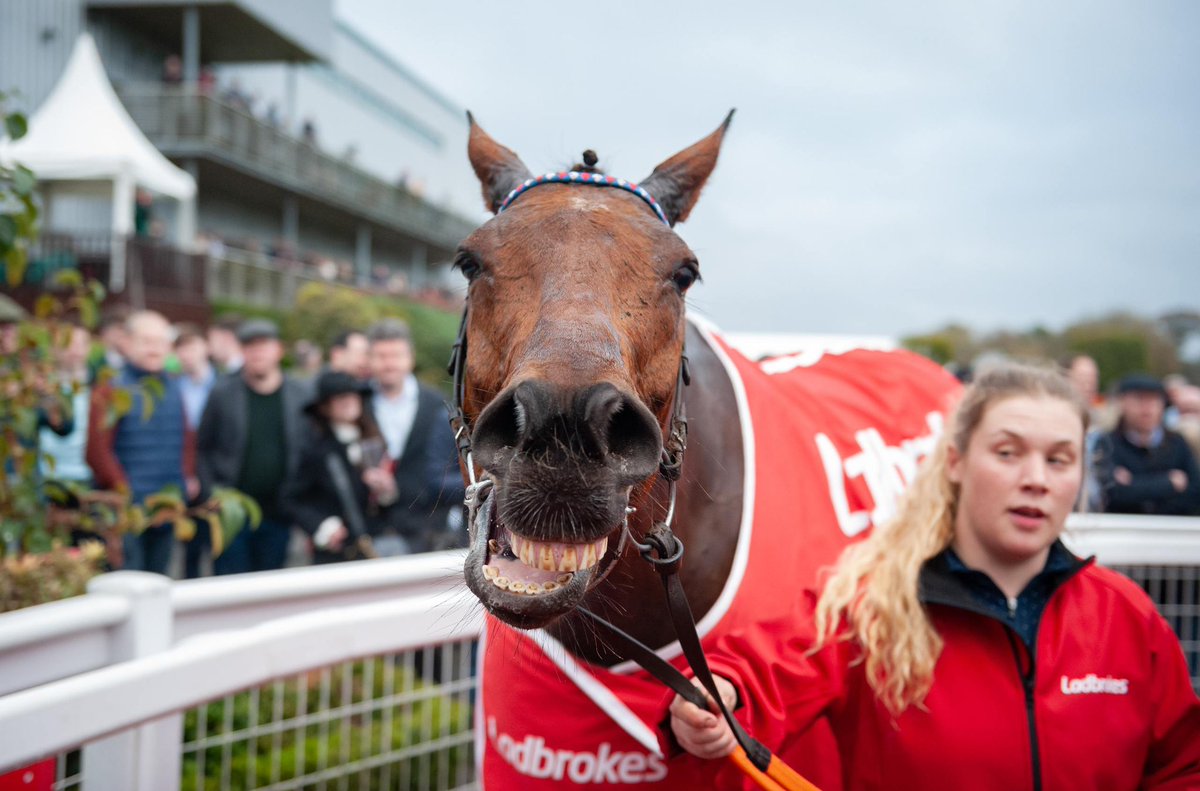 One of the very best to do it! Rest in peace Envoi Allen😢