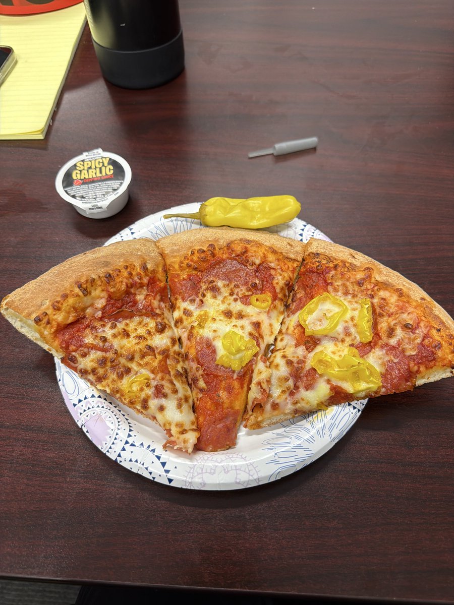 FridayNightPies's tweet photo. Everyone knows what day it is. Find your pie! #FridayNightPies https://t.co/TjGFuTczJe