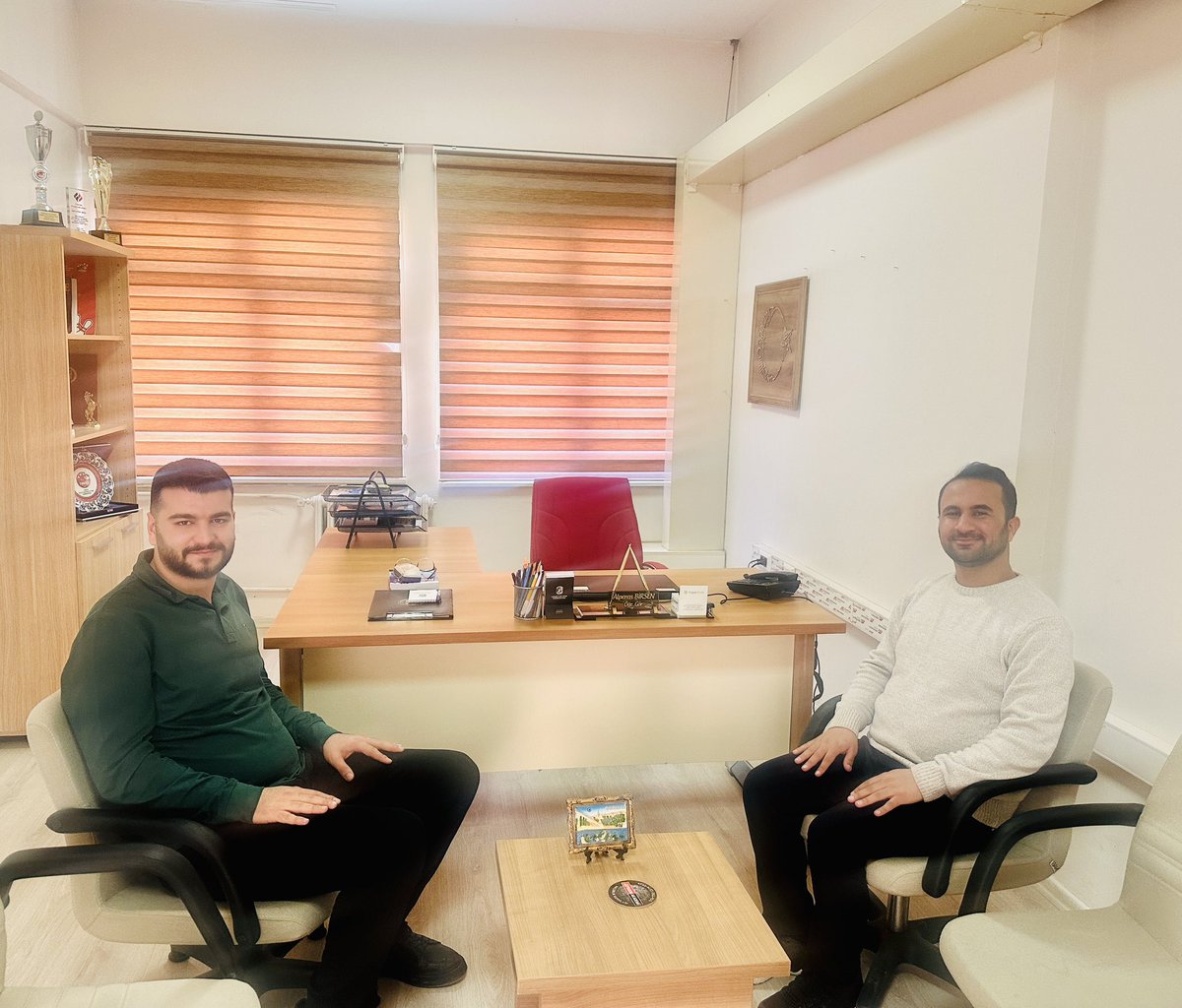 Öğr. Gör. Sn. Alperen BİRSEN’e Hayırlı Olsun Ziyareti…

📍 Bayburt / Demirözü

Bayburt Üniversitesi Demirözü Meslek Yüksekokulu’nda göreve başlayan kıymetli kardeşim Öğr. Gör. Sn. Alperen BİRSEN hocamıza hayırlı olsun ziyaretinde bulunduk.

Kıymetli hocamıza ilgi ve alakası ile