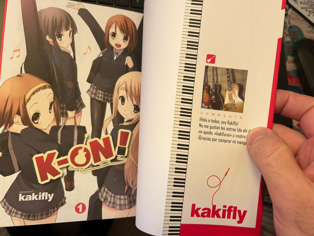 SekaiEditorial's tweet photo. Mirad lo que nos acaba de llegar de imprenta😁

Solo quedan dos semanitas para que podáis disfrutar del primer tomo de K-ON!.
Recordad que la preventa sigue abierta, así podréis tenerlo el primer día en casa y con todos sus extras😘

Aquí os dejamos el enlace👇
https://t.co/Nns7T9lMs1