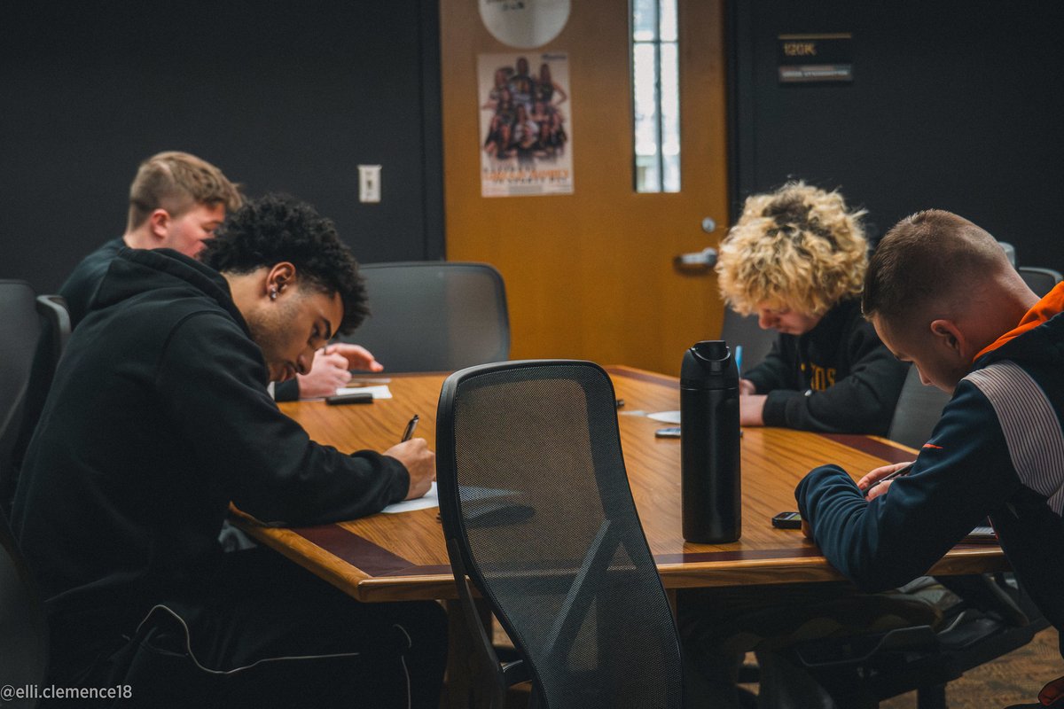 UW-Oshkosh Football tweet media