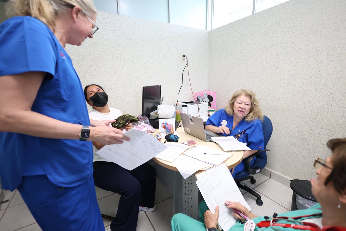 Damos inicio a la XVII Jornada de Cirugías Cardiovasculares con Heartcare International.
Especialistas trabajan junto a nuestro equipo médico para realizar cirugías de alta especialidad y fortalecer la atención a niñas, niños y adolescentes con padecimientos cardiacos.