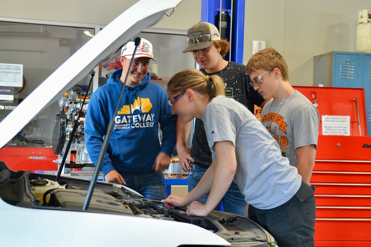GCTC_News's tweet photo. Attention rising sophomores, juniors, and seniors: our Career Camp applications are now OPEN for Summer 2026!

Learn more and apply here: https://t.co/NNsA8U1jjO https://t.co/LewwxgYUR4