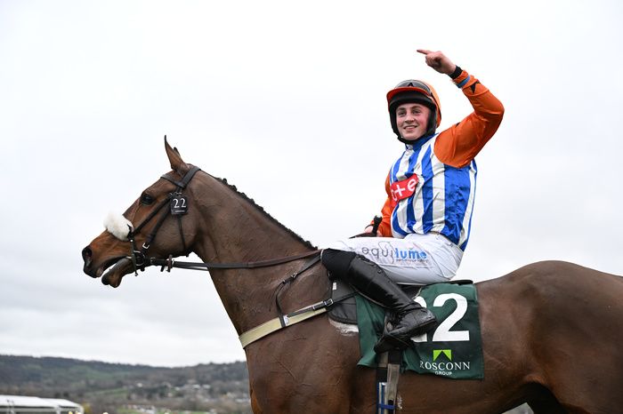 Equilume tweet media