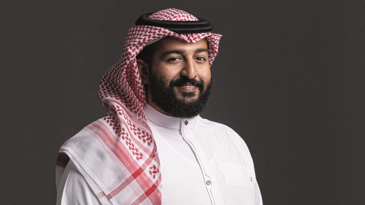 ole_juv's tweet photo. ابراهيم الحجاج. يقول على قولة عبادي الجوهر و يقول اغنية طلال مداح.  
صباح الليل يالحبيب.  🤣 
#يوميات_رجل_متزوج https://t.co/8ngDRAgQ2x