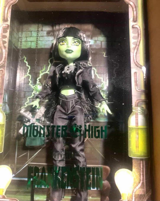 Do we know where these bullshit dolls will be sold? `Cause instead of Monster High, they're giving me Attractionistas vibes, like they're gonna try and sell these at Universal's Epic Universe.