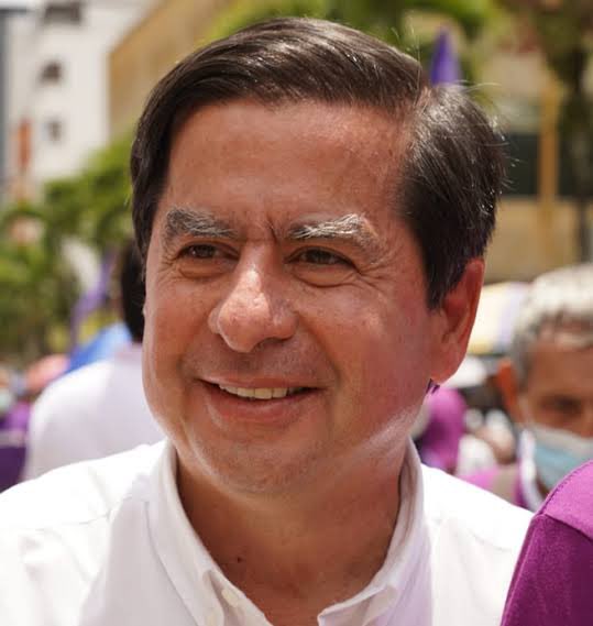 Maryaristizabal's tweet photo. #Ojo hay acuerdo político entre Pacto Histórico y En Marcha lo que significa que el exministro Juan Fernando Cristo  llega a la campaña de Iván Cepeda.

También se los anticipamos anoche en #ElTermómetroPolítico https://t.co/bJRIViaoc7