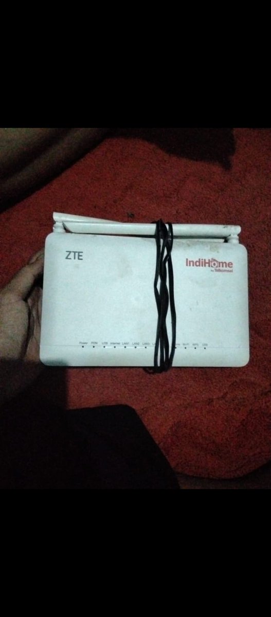 diafida2's tweet photo. @sbyfess yang punya router wifi seperti ini gak kepake monggo tawarkan dijadikan uang dari pada gak kepake di buang atau dirongsokan wa 085854924250 https://t.co/8JGF11r9VD
