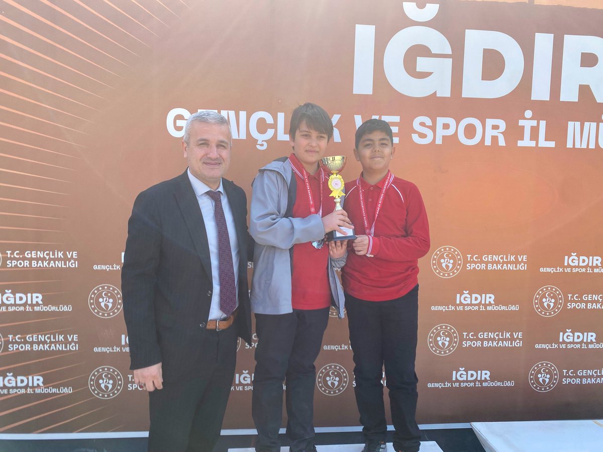 GSB_Igdir's tweet photo. 🎾 Okul Sporları Tenis İl Birinciliği Tamamlandı

2026 yılı Okul Sporları faaliyet programında yer alan Tenis Küçükler İl Birinciliği, 09–13 Mart 2026 tarihleri arasında İl Müdürlüğümüz tenis kortlarında gerçekleştirildi.

Kızlar
🥇 Ziya Gökalp Ortaokulu
🥈 Şehit Emin Güner İmam Hatip Ortaokulu
🥉 Key Koleji Ortaokulu

Erkekler
🥇 Key Koleji Ortaokulu
🥈 Ziya Gökalp Ortaokulu
🥉 Korhan Koleji Ortaokulu

Dereceye giren okullarımızı tebrik ederiz. 👏🎾