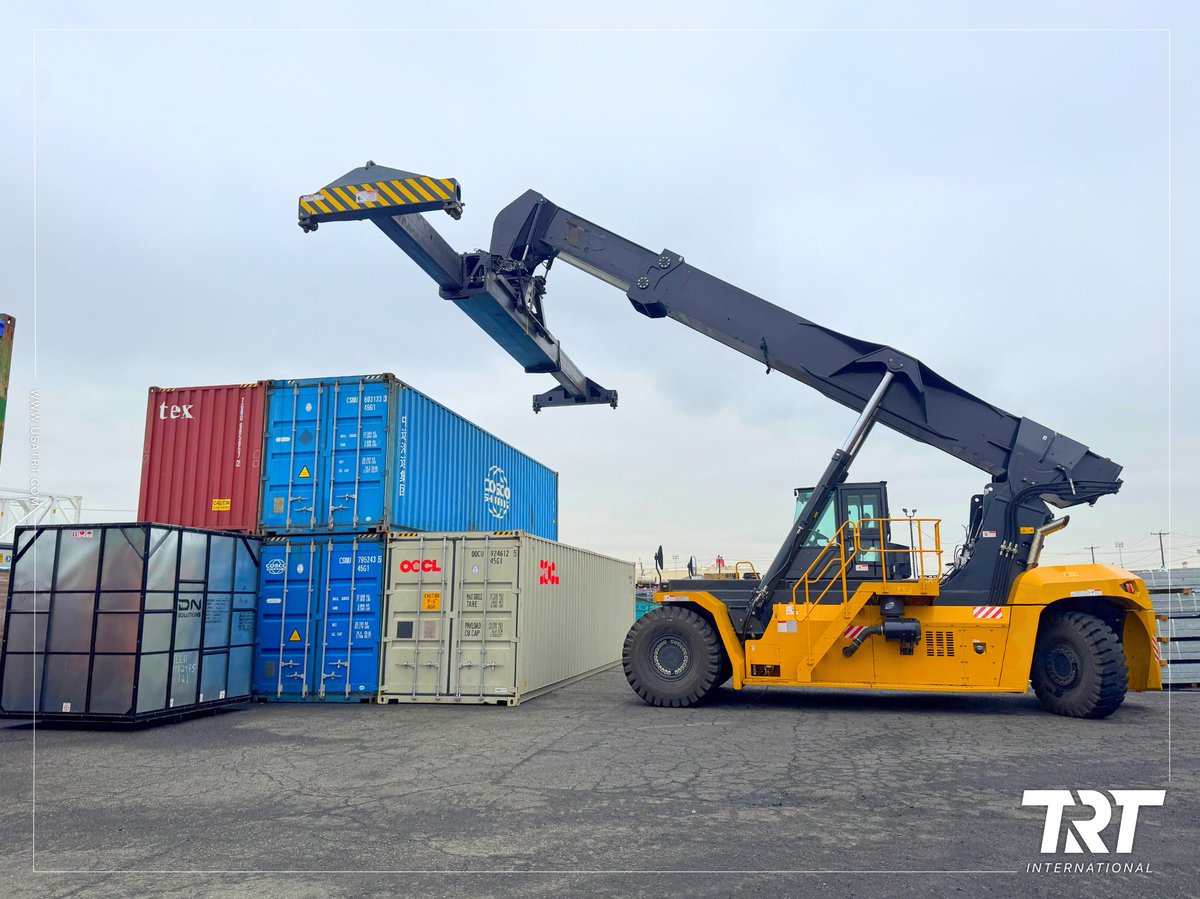 TRTIntl's tweet photo. We’re proud to introduce our newest machinery to our logistics fleet in Port Newark, New Jersey—our brand new LiuGong Reach Stacker has an impressive lifting capacity of 99,000 pounds, enhancing our ability to handle heavy and oversized cargo.

#ProjectCargo #HeavyLift #OOG https://t.co/M6kc1BGxV4