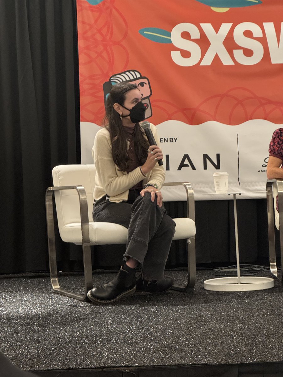 Taylor Lorenz tweet media