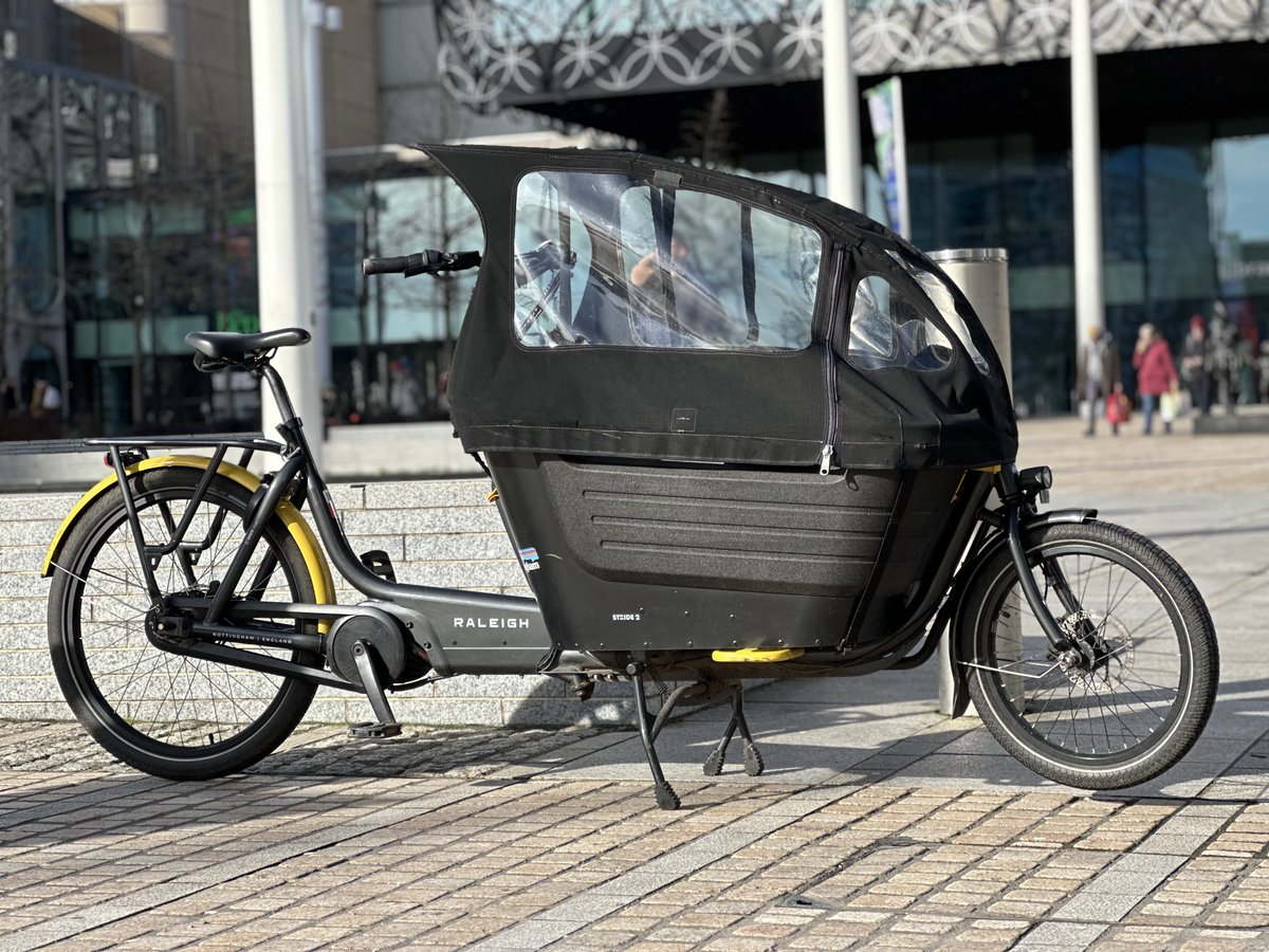 DrDavidGK's tweet photo. We're selling our old Raleigh Cargo Bike. Excellent deal, good shape (just had new brakes) Check it out! https://t.co/AJYKmY2qkO https://t.co/anJ449oQNV