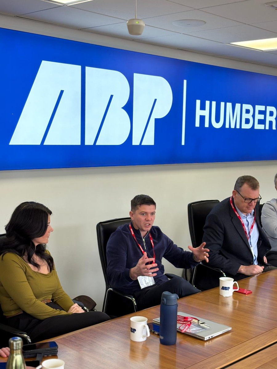 mayorofhey_'s tweet photo. Yesterday I met members of @humber_energy to discuss the role our region will play in the UK’s future #EnergySecurity.

The #Humber already powers much of the country, and we can build on that while cutting emissions, creating local jobs and helping bring down energy bills. https://t.co/5aIL1MKPdN