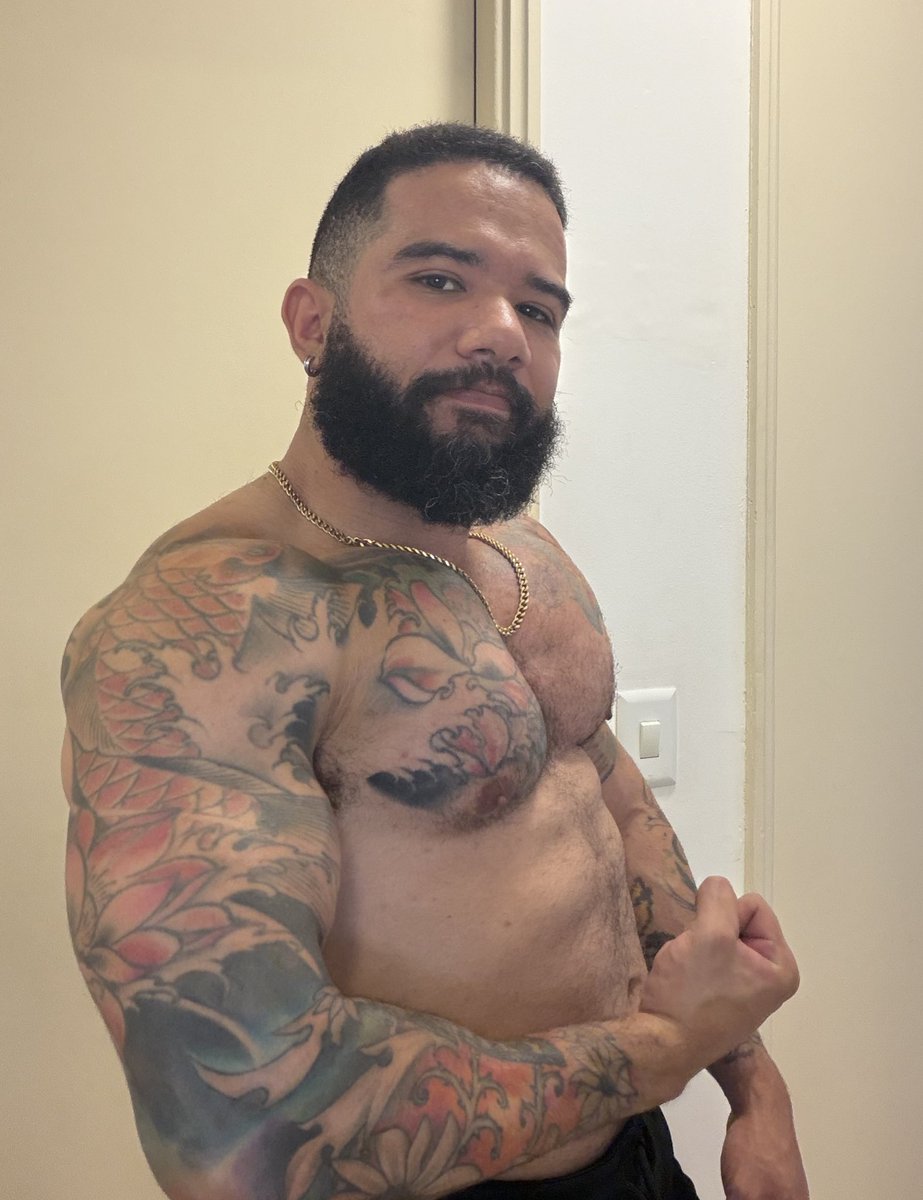 Fun size tweet media