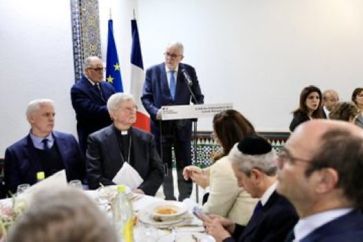 CACIFrance's tweet image. 🇫🇷☪️🕌I 5e

C’était sous le signe du #Vivreensemble, de la #Paix et du #partage, @chemshafiz , Recteur de la @mosqueedeparis  a organisé la 5e édition de #Iftar des #ambassadeurs, en présence du ministre du Culte et de l’Intérieur @NunezLaurent.
👉 facebook.com/share/1GUMzZFJ…