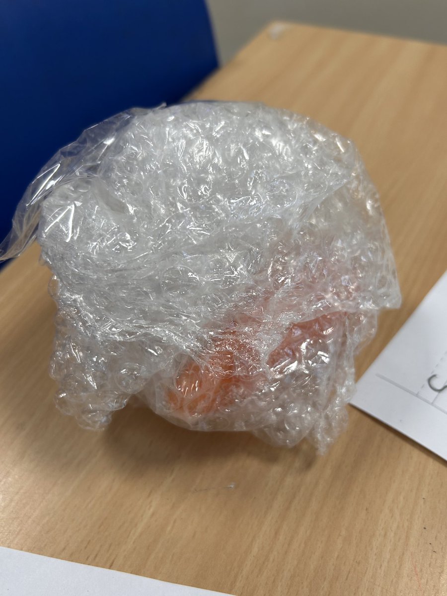 HellingtonBoots's tweet image. What did you do at work today? 🤔 

We made carrots float! 🥕 
Save the Carrots! 🛟
👩‍🏫 
#BritishScienceWeek 🧪🧬 👩‍🔬