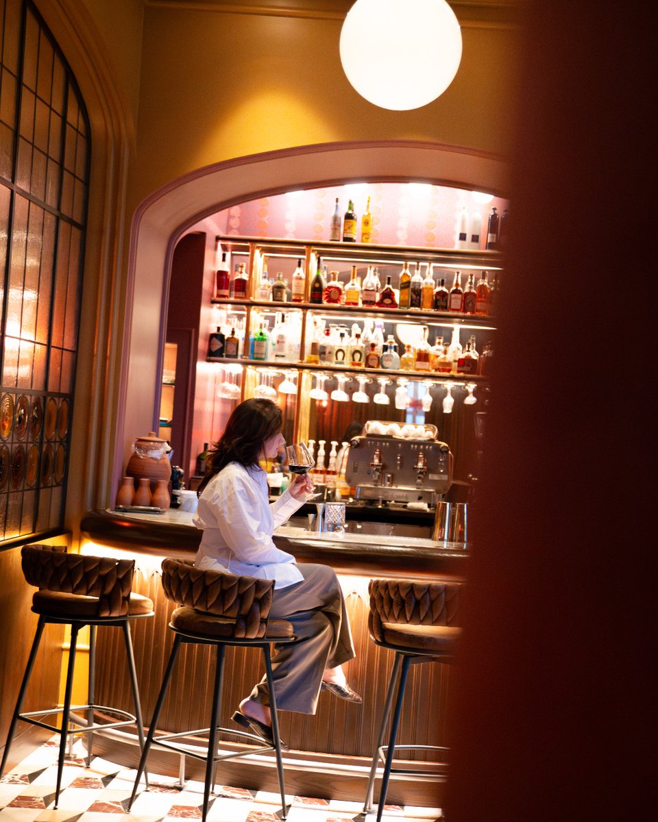 FSAtlanta's tweet image. Your stay, postcard-perfect. 

From stylish rooms to unforgettable moments around every corner, every snapshot at #FSAtlanta is a memory worth sending (or keeping all to yourself).