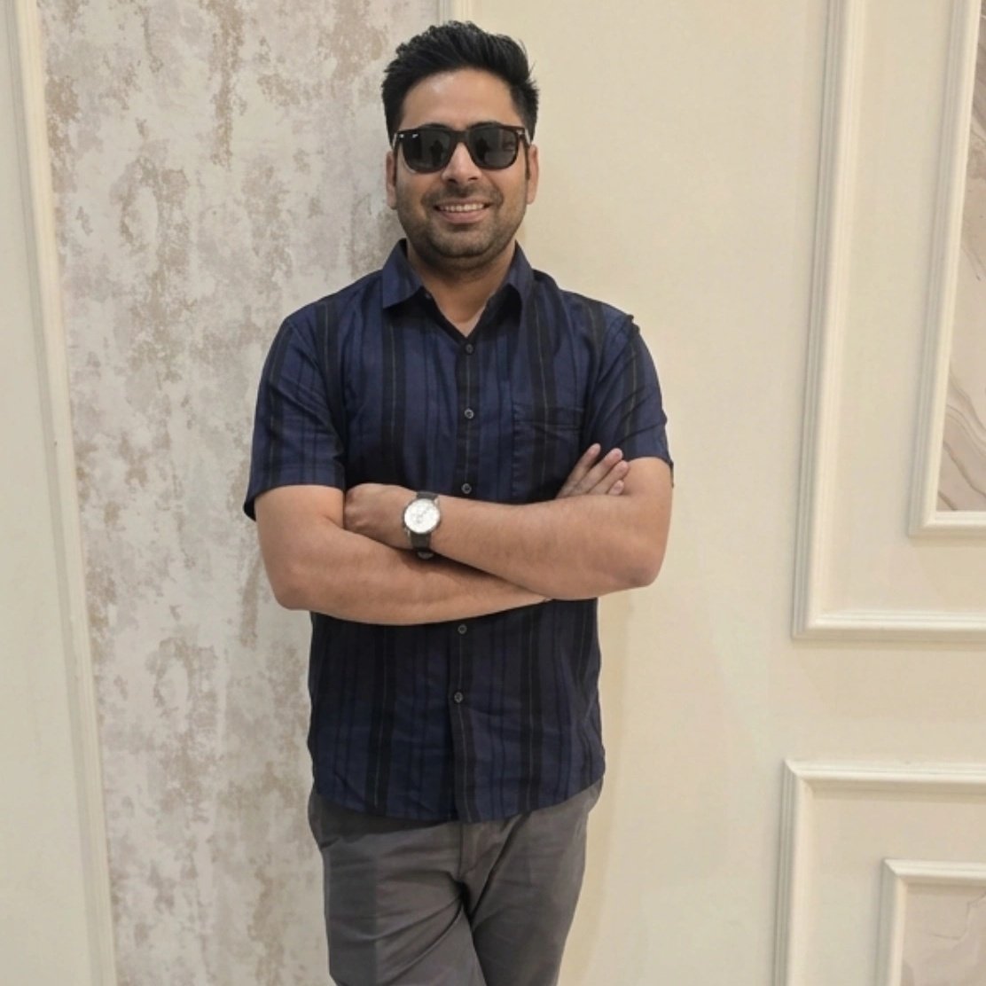 raj_EE2014's tweet photo. #NewProfilePic https://t.co/r5xC6nzZMR