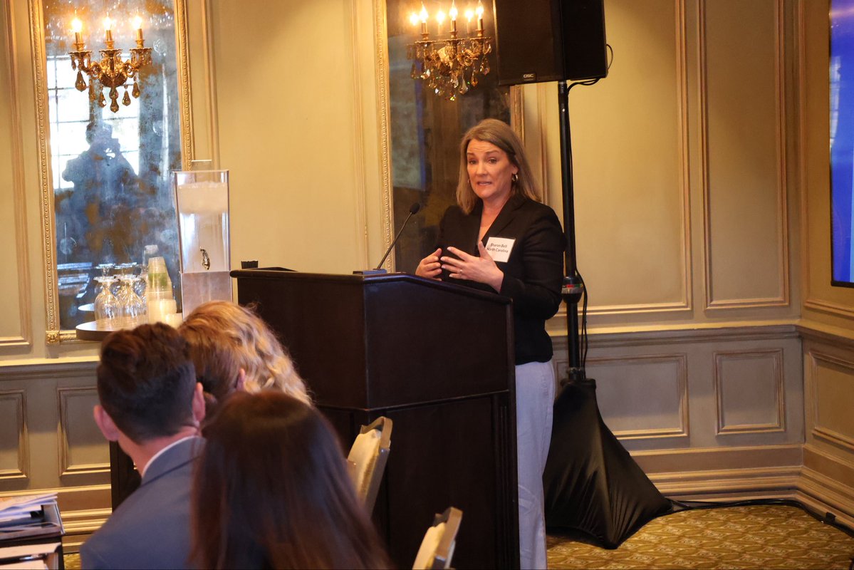 Anna Stein tweet media