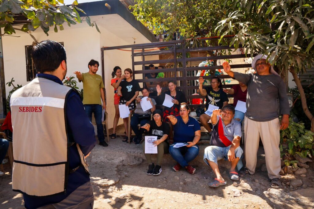 Trasciende60696's tweet photo. #SEBIDES impulsa la organización vecinal con la creación de Comités de Participación Ciudadana || #TNoticias @sinaloagobmx 

https://t.co/uqKQqWpPk3 https://t.co/noyt1YZodC