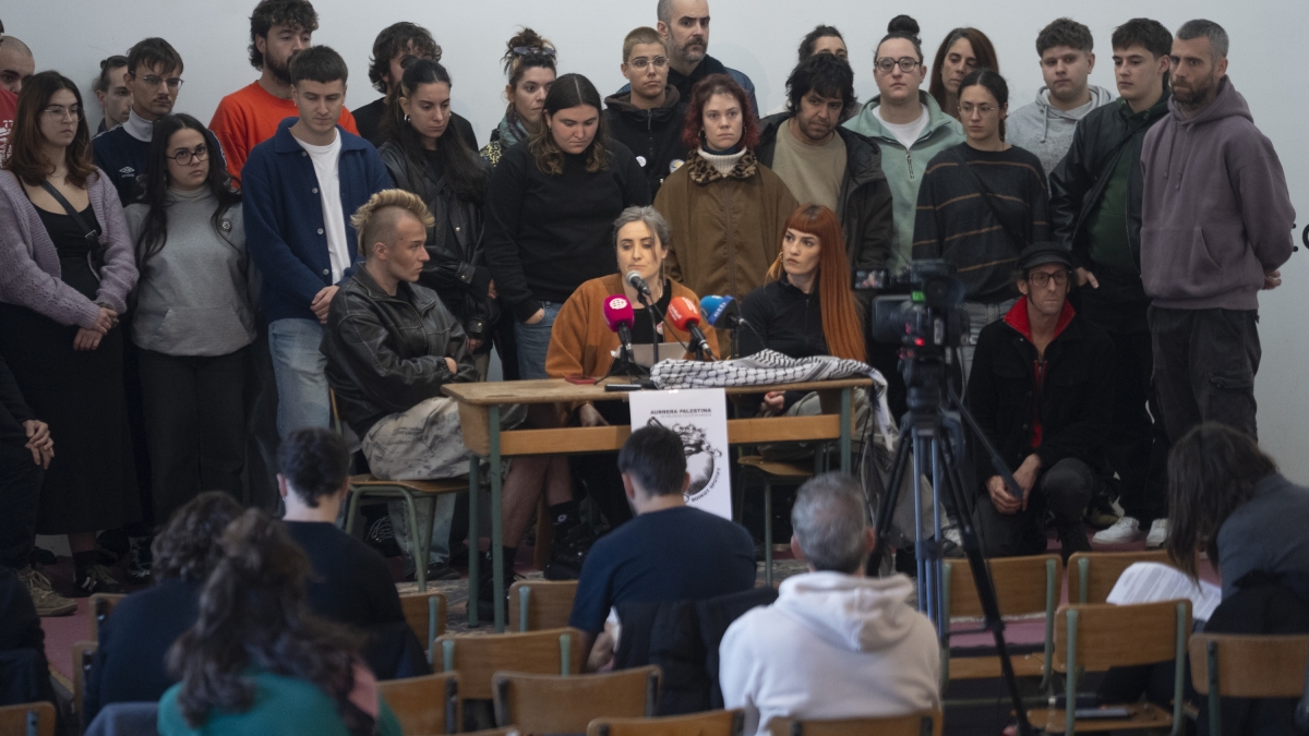 katakrak liburuak tweet media