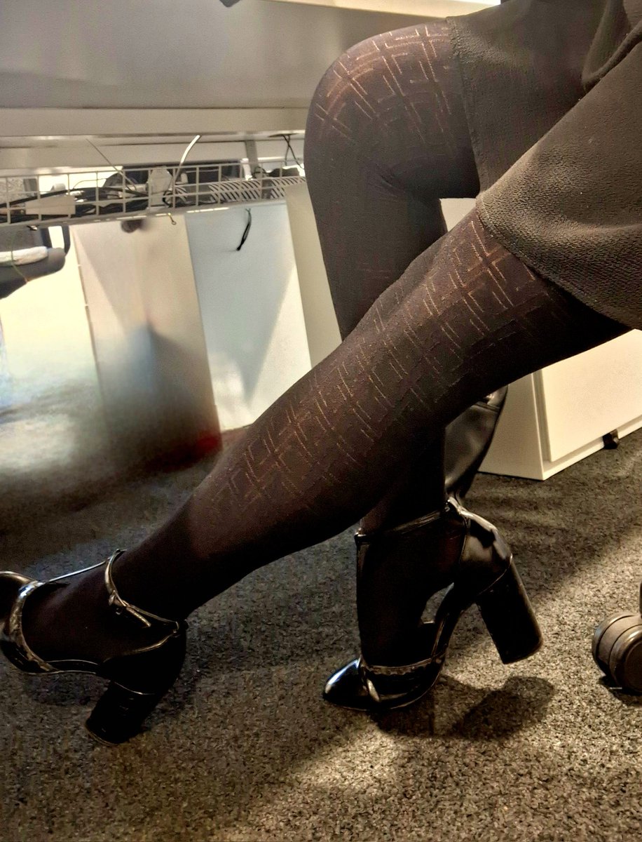 Almost hometime #officelegs #legs