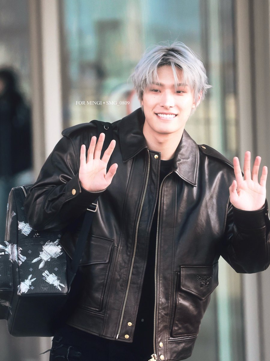 SMG_0809's tweet photo. 260313 민기 인천 출국
#민기 #MINGI #에이티즈 #ATEEZ https://t.co/oUn3erlSo4