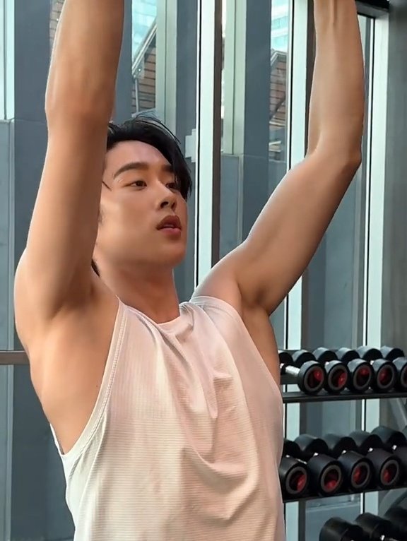 หุ่นสวยมาก ผมยาวยิ่งสวย โอ้ยกุอยากตาย เคะกล้ามดิวะ 😭😭😭😭😭😭😭😭😭