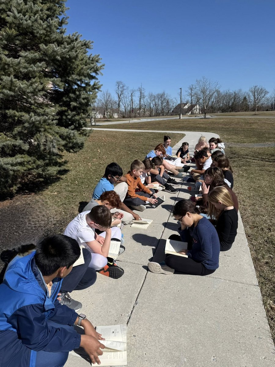 CVSDnews's tweet photo. Pennsylvania weather sure likes to keep us on our toes! ☀️Just two days ago, our Eagles were soaking up the sun and reading outside during SOAR. Now, it’s chilly again... glad we enjoyed those spring-like days! 😎 

#PortraitOfAnEagle #CVProud https://t.co/9xVZ0glJbt
