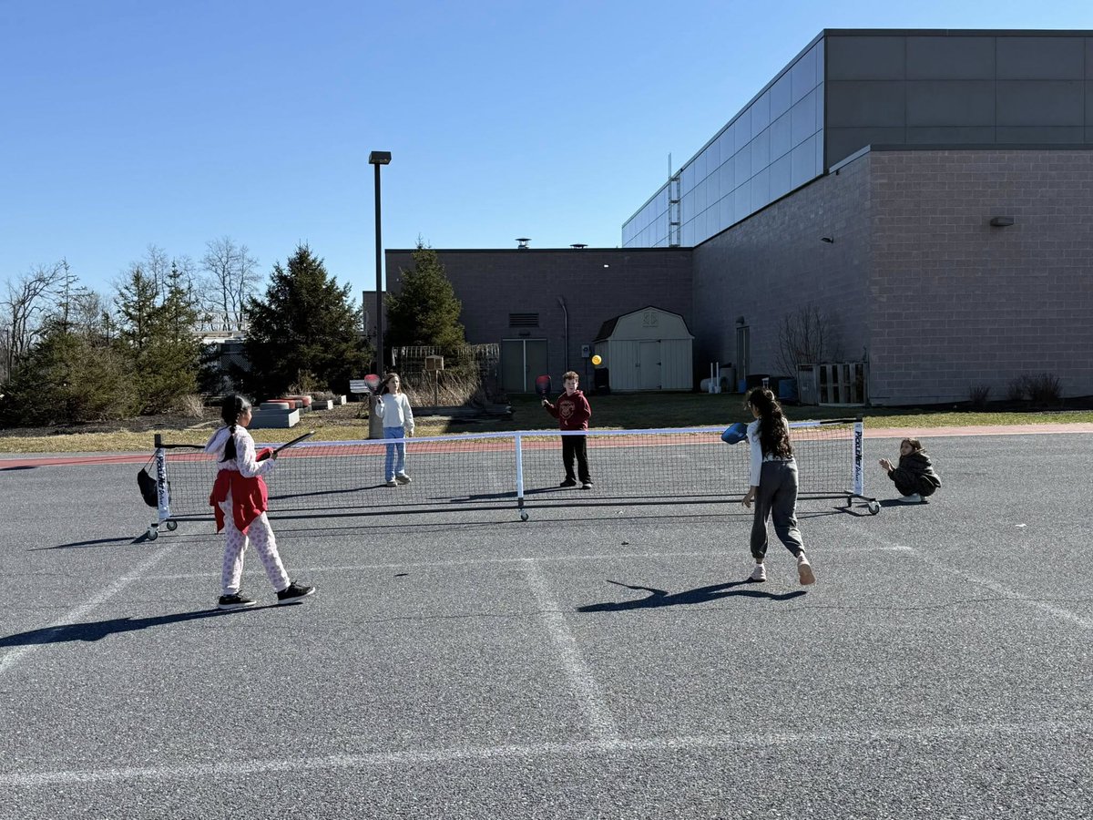 CVSDnews's tweet photo. Pennsylvania weather sure likes to keep us on our toes! ☀️Just two days ago, our Eagles were soaking up the sun and reading outside during SOAR. Now, it’s chilly again... glad we enjoyed those spring-like days! 😎 

#PortraitOfAnEagle #CVProud https://t.co/9xVZ0glJbt