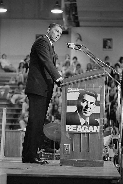 1976 Live tweet media