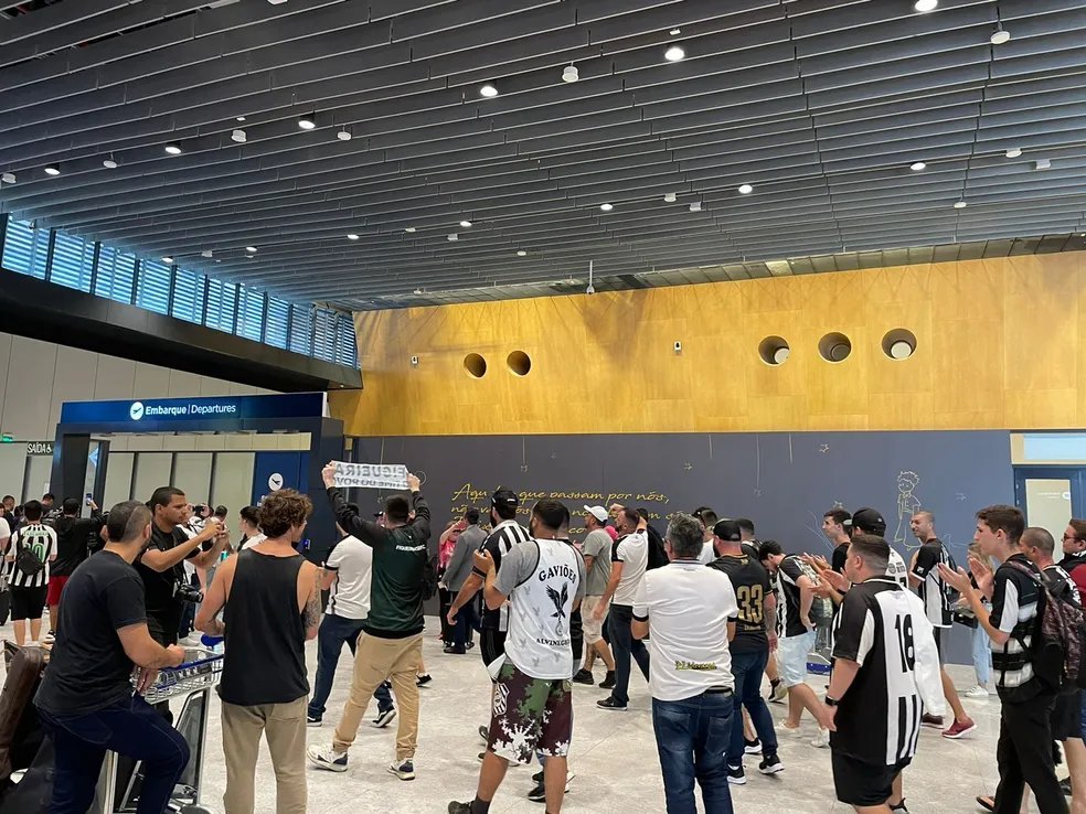 Já estamos aqui no Aeroporto pra garantir que o Kayke e o Fabricio vão embarcar para Cuxias
