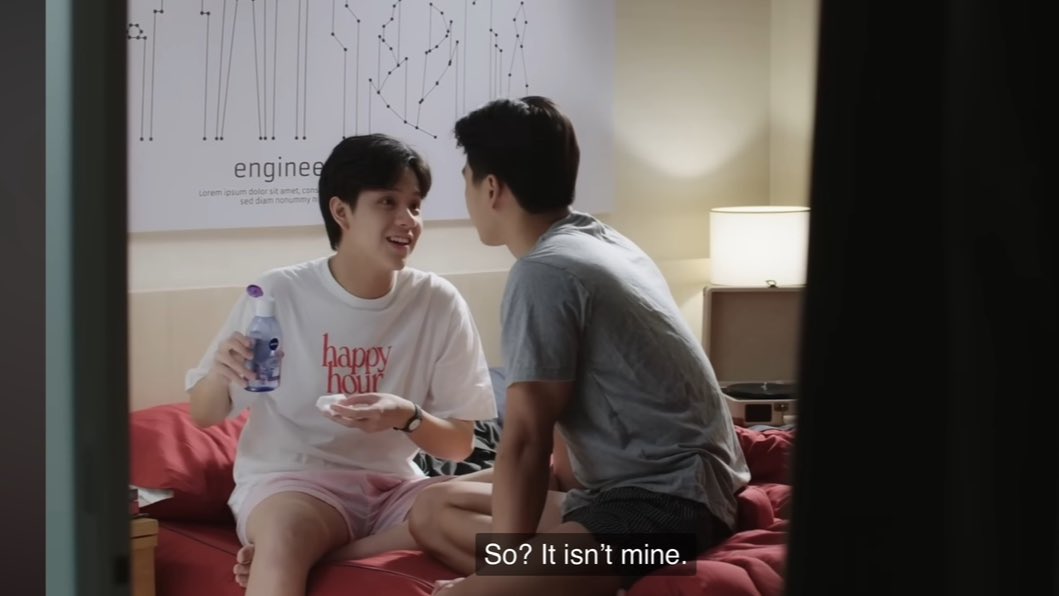 triplelovescore's tweet photo. “how much do you think of patpran” and it’s just me staying at their apartment and telling the staff i was celebrating an anniversary in hopes they’d decorate patpran’s room so i could have a visual idea of pat cutely decorating before pran gets home from sg and they delivered https://t.co/VBaDjqCGt1