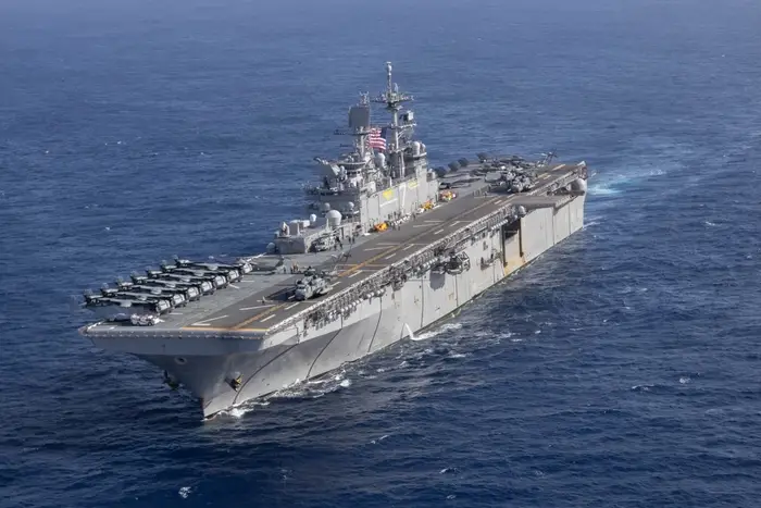 Osinttechnical's tweet photo. The U.S. is sending the 2,200 Marines and sailors of the 31st Marine Expeditionary Unit from INDOPACOM to the Middle East. 

The 31st MEU is based around the USS Tripoli (LHA 7) and its air wing of Ospreys and F-35s. https://t.co/Q1ZMn9eBF8
