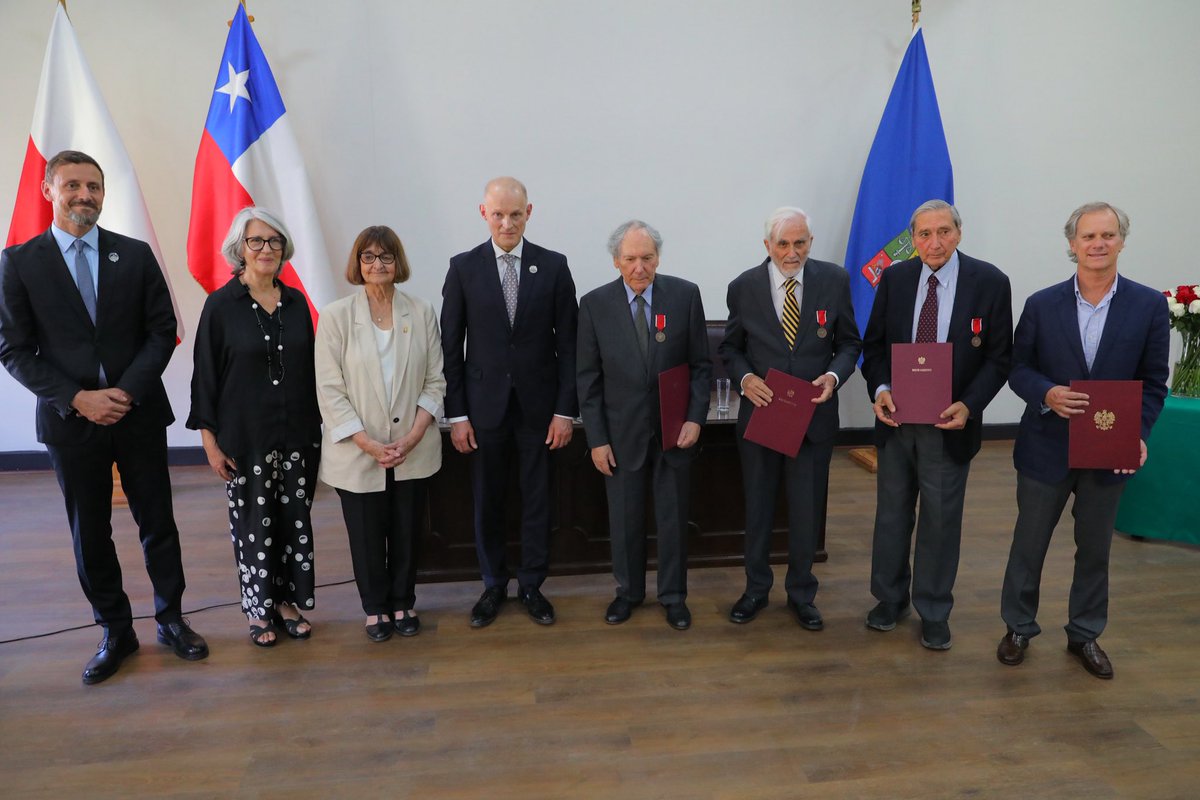 PLenChile tweet media