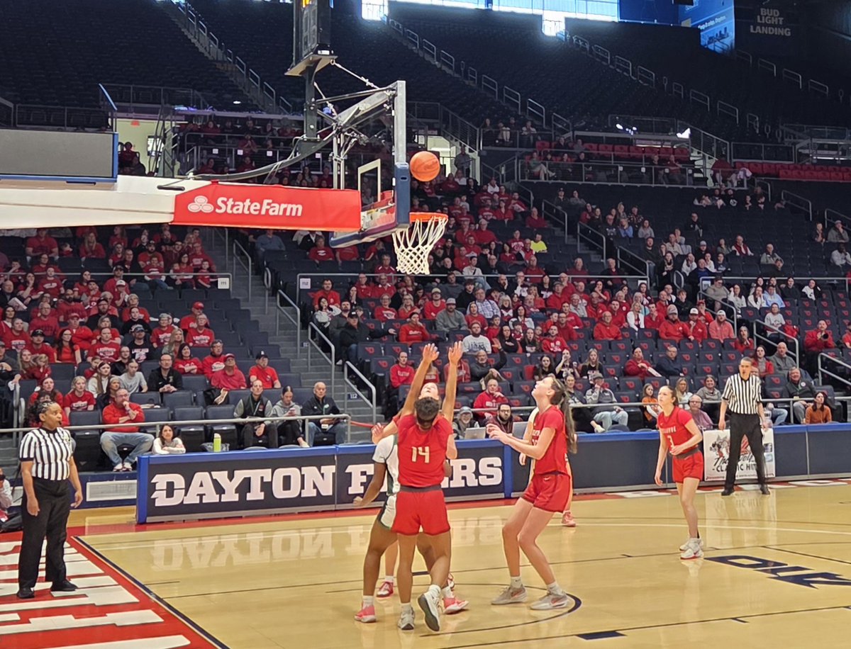 🏀 #OHSAA GIRLS BASKETBALL DIVISION IV STATE FINAL: Bellevue leads Laurel, 14-12, after the first quarter in the Division IV state final.

Live coverage: ohsaa.org/Sports-Tournam…