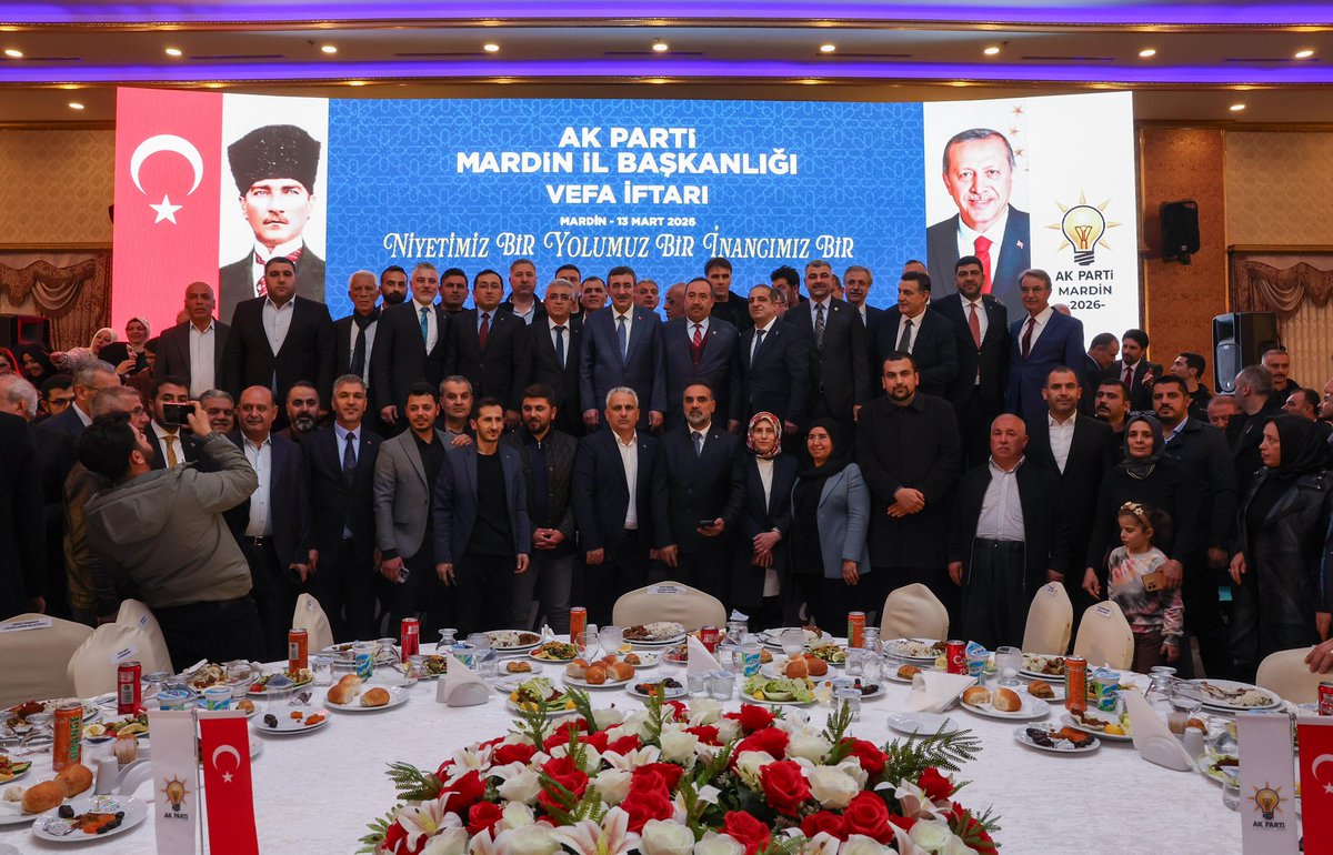 📍AK Parti Mardin Vefa İftarı

Çalışma ve Sosyal Güvenlik Bakanımız Sayın @vedatisikhan ve kıymetli vekillerimizle birlikte, Geleneksel Vefa İftar Programımızda teşkilat mensuplarımızın yanı sıra şehrimizin farklı kesimlerinden kıymetli hemşehrilerimizle aynı sofrayı paylaştık.