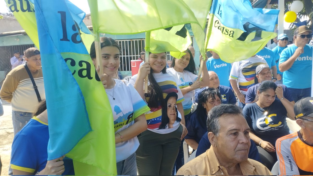 LacausaR Falcón tweet media