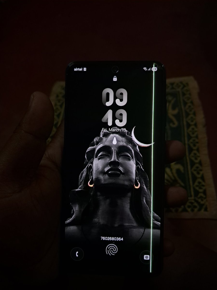 dasanup9064's tweet photo. What this behaviour @SamsungIndia my Samsung S21FE(SD) got this green line after latest security patch. For your kind information I want to tell I have updated to the latest security patch(January).
@SamsungIndia Please fixed my issue asap. https://t.co/bDPI2JsALy