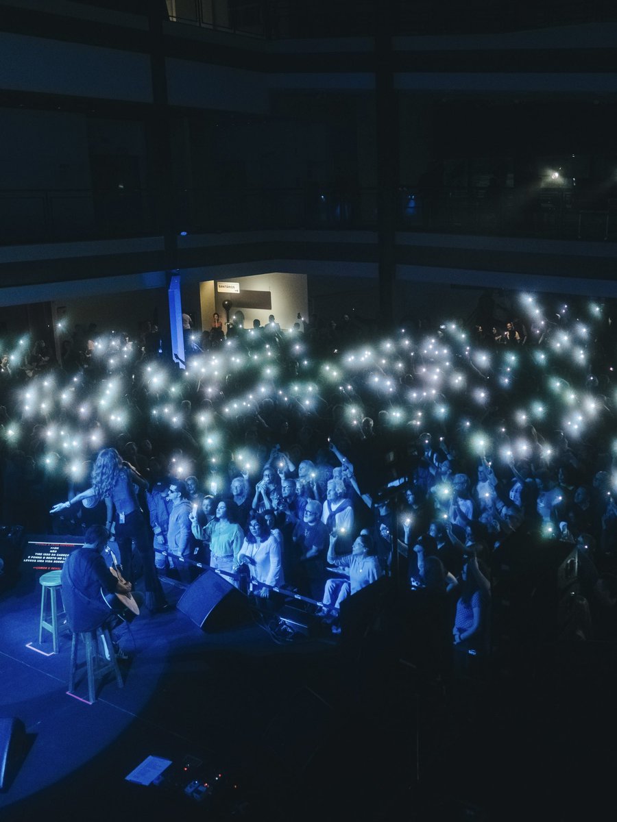 Ana Cañas tweet media