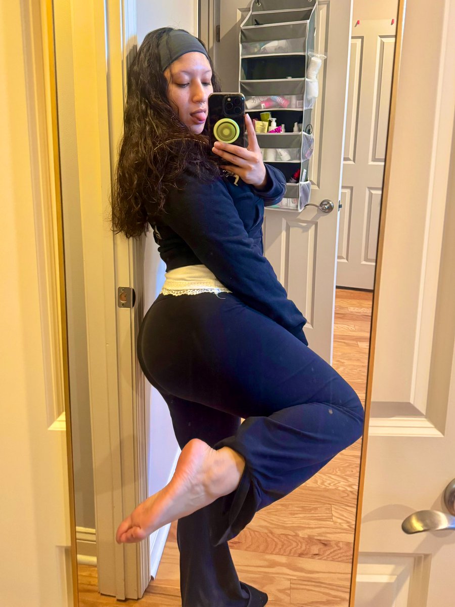 goddess juliana ༄˖°.🪐.ೃ࿔* findom tweet media
