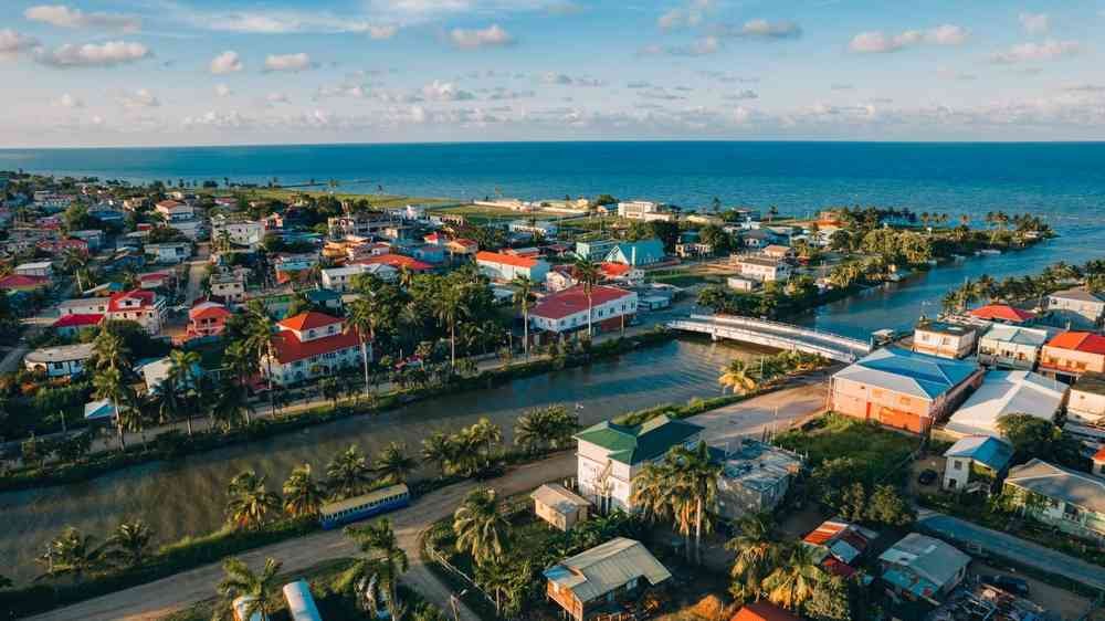 CaribbeanUN's tweet image. 🇧🇿 In #Belize, disaster impacts on people, livelihoods and infrastructure can be difficult to capture.

With technical guidance from @UNDRR, national institutions recently came together to discuss strengthening how loss &amp;amp; damage is tracked and shared.

🗞️ bit.ly/40uiGwG