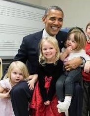 TruthBe53952128's tweet image. Remember when Obama and the Parkers did a photo op and they bought out the dead kid🙄